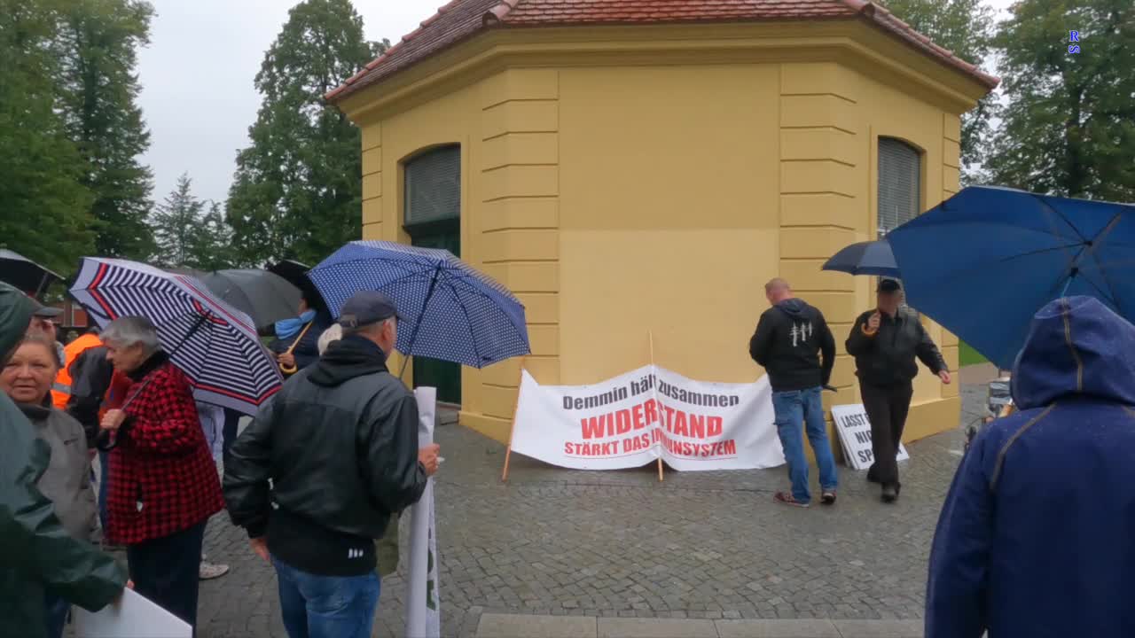 Demmin - Der Demozug kehrt zurück und Abschluß der Versammlung 08-09-2022