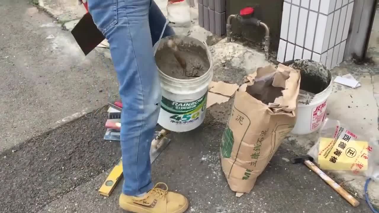 Decorative plaster with pebbles with your own hands