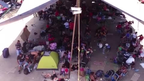 Mexico buses migrants north in new program 10/03 Reuters