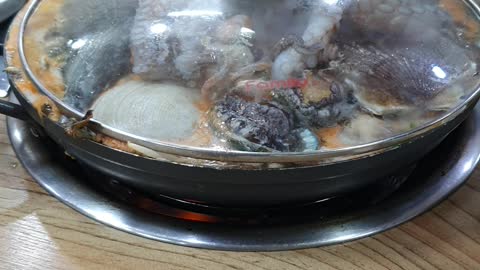 korean seafood soup (해물탕)