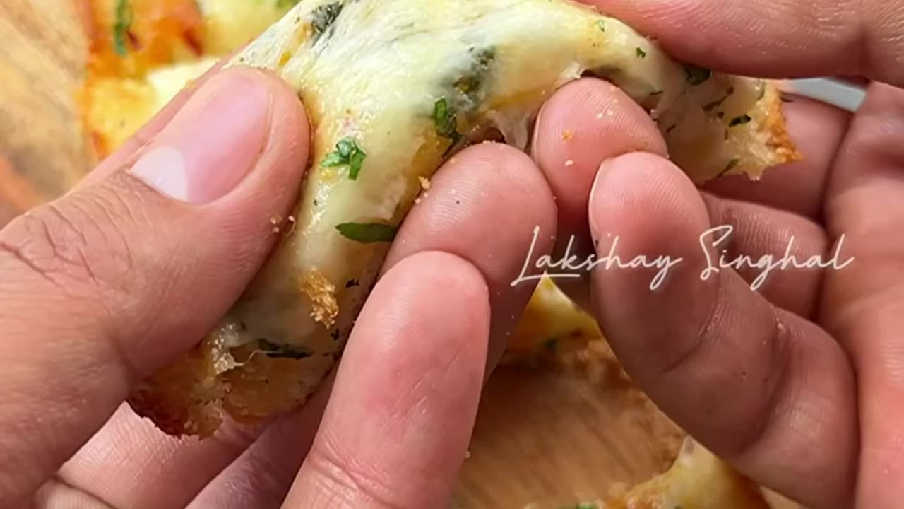 Roasted Garlic Bread 🥪 😋| Video Masterclass