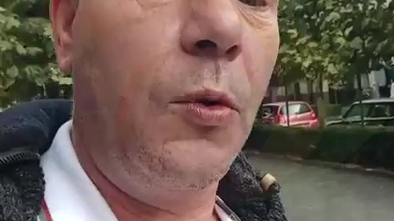 Staatsgek Youri viert de overwinning met zes apostiles!