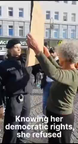 La polizia tedesca ha arrestato l'ebrea israeliana Iris Hefetz...