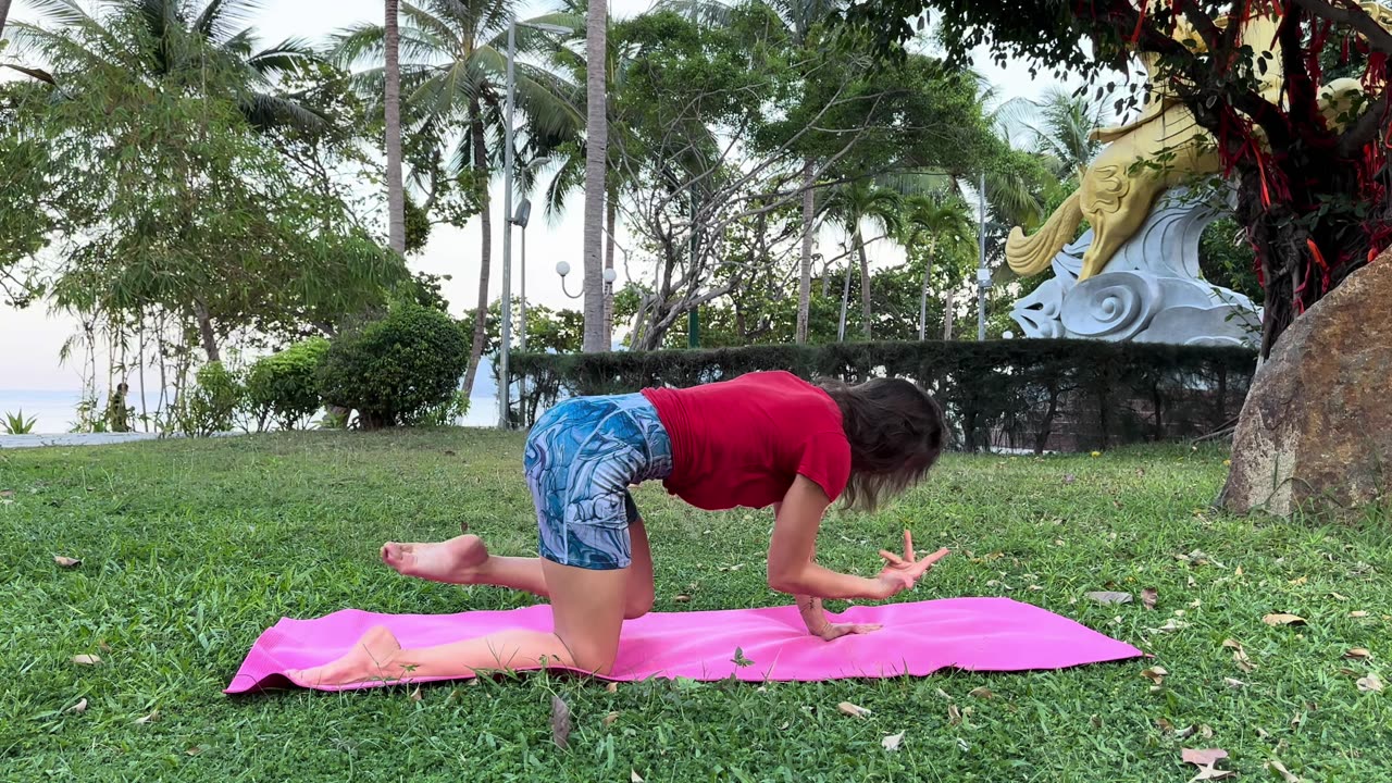 4K Outdoor Yoga