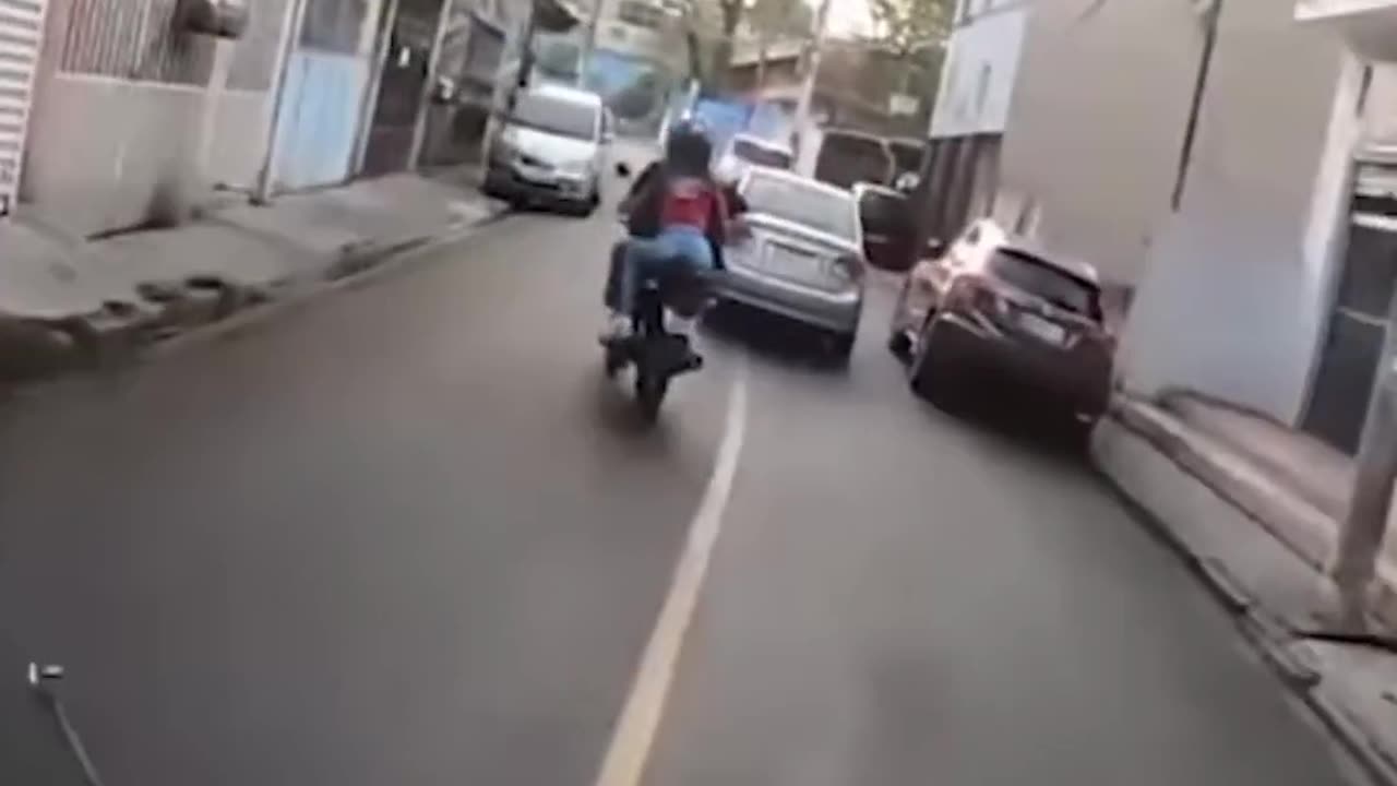 High-Speed Terror: Police Chase Through Osasco Streets 😮🚓💥🇧🇷