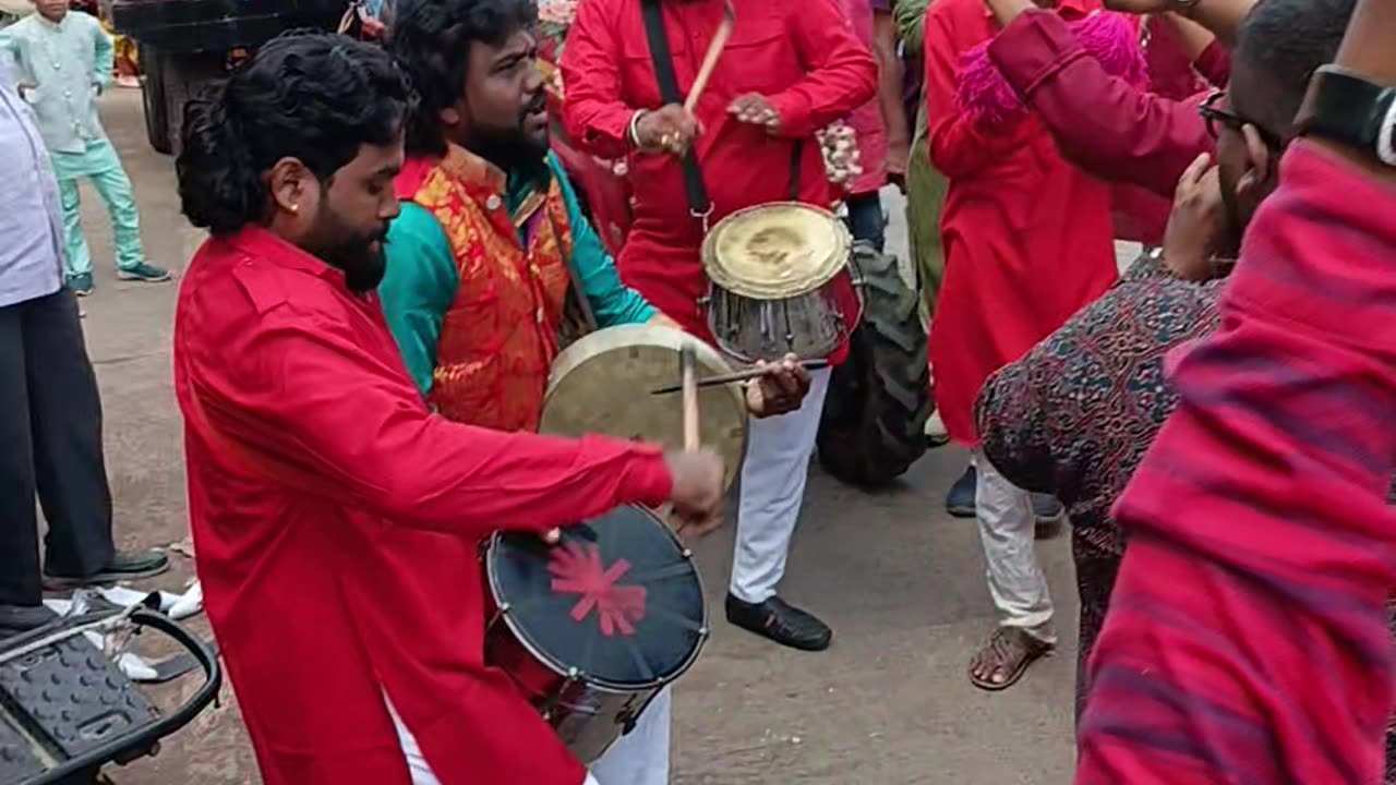 India Maharashtra halgi music instrument