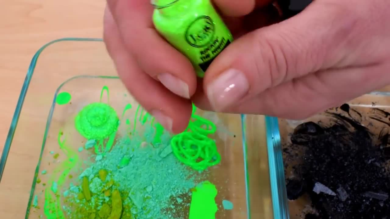 Neon Green vs Black - Mixing Makeup Eyeshadow Into Slime ASMR