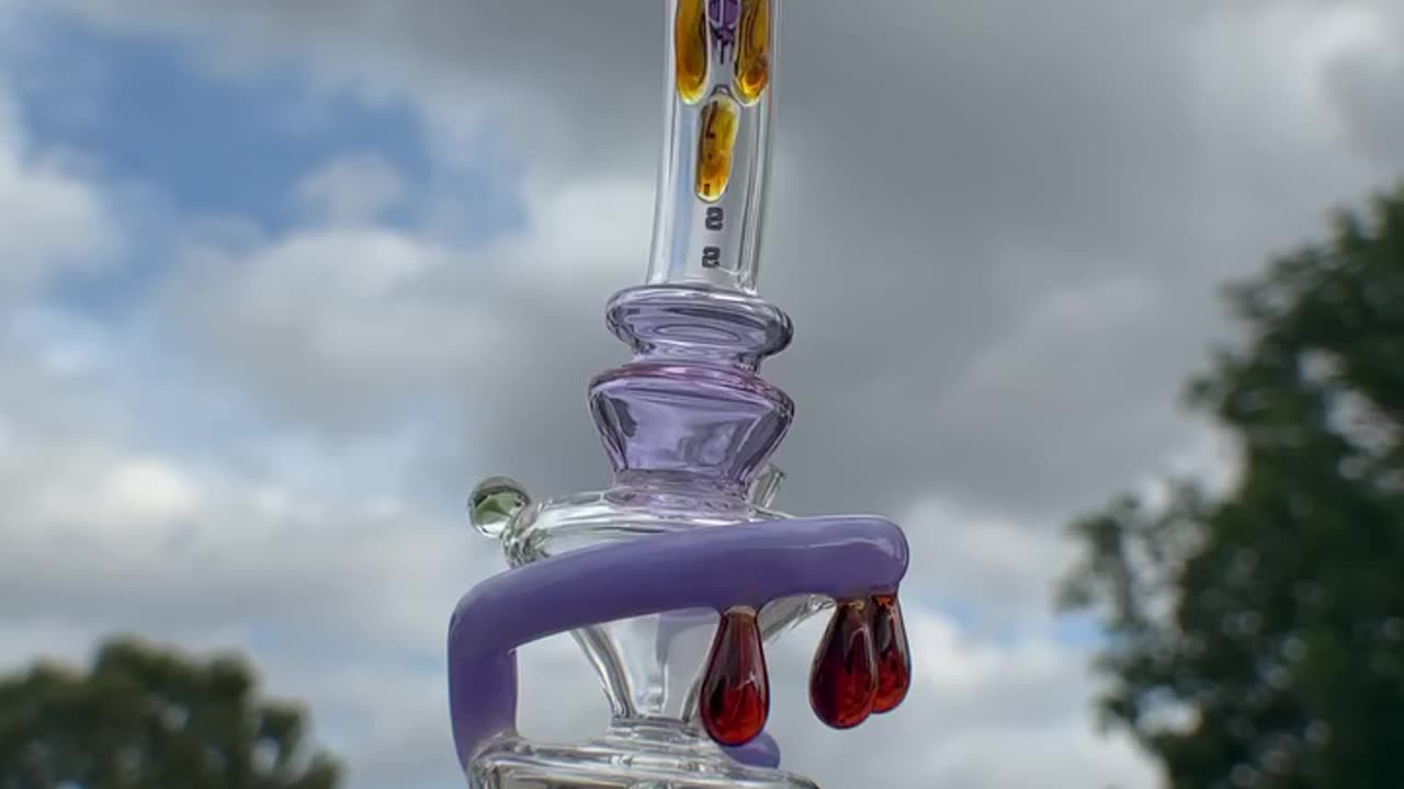 Check out the sleek Honey Drip Recycler 🍯🌪️