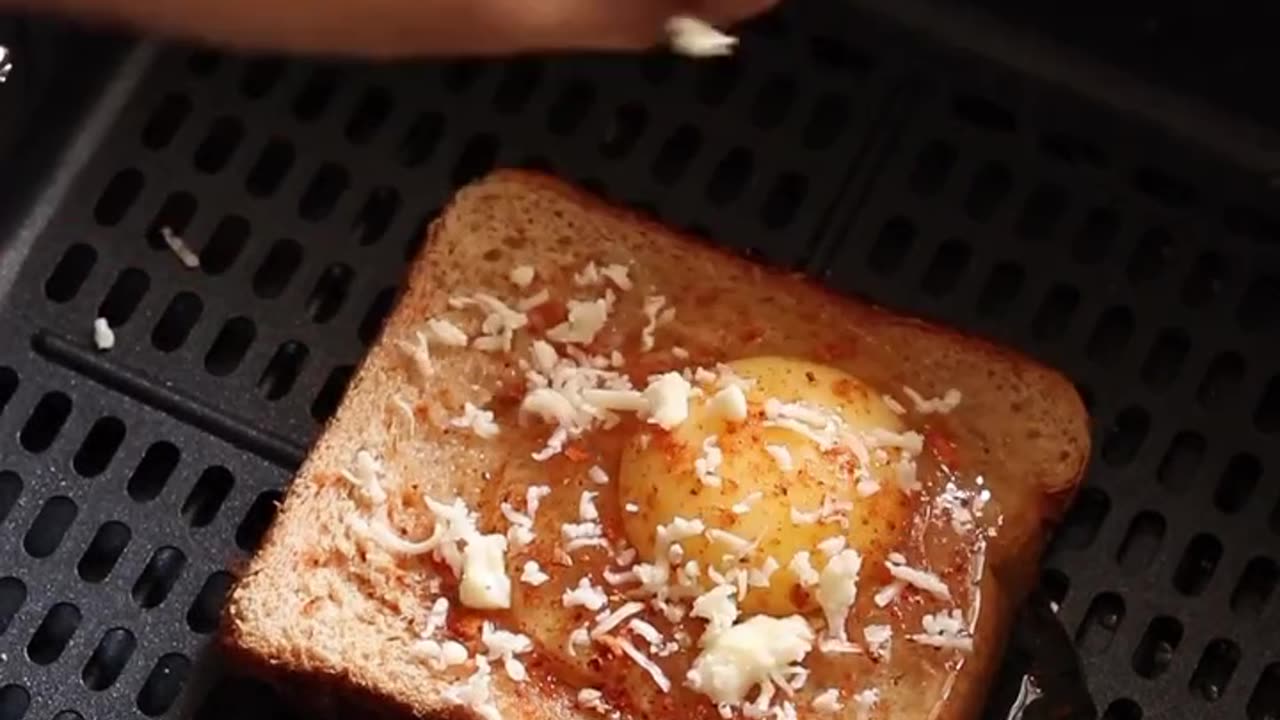 "Crispy Delights: How to Make Perfect Air-Fried Eggs for a Healthy Breakfast!"