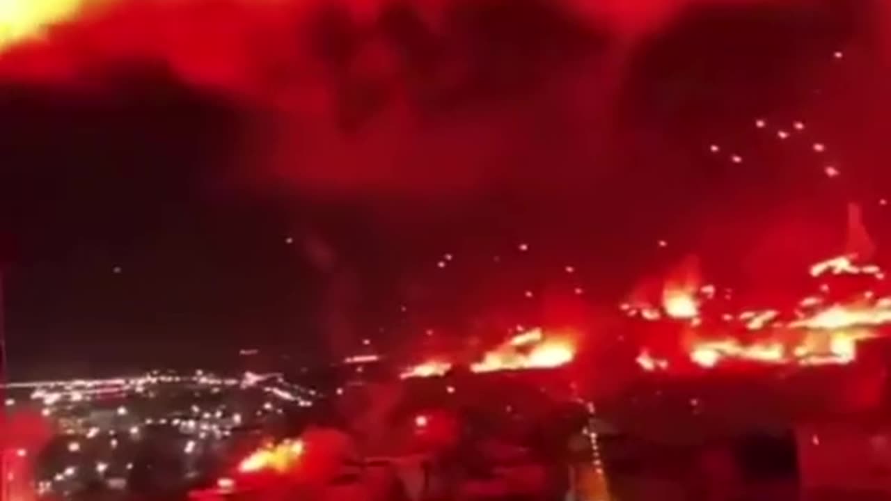 Israeli “Fires” Look Like Fireworks— Am I the only one?