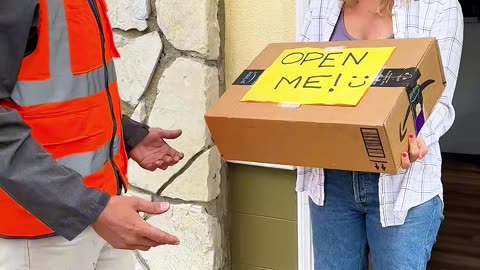 Girls bless Amazon driver!