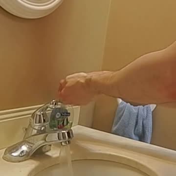 Rockydennis Presents Handwashing
