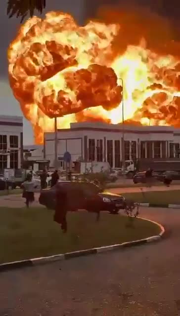 Massive explosion at a gas station in Grozny Russia