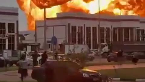 Massive explosion at a gas station in Grozny Russia