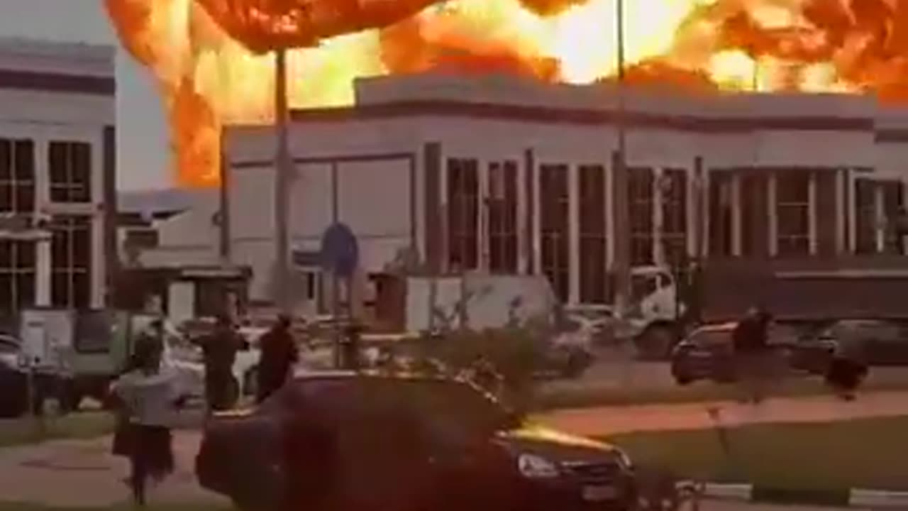 Massive explosion at a gas station in Grozny Russia