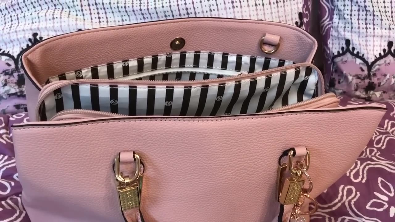 What's in my LA Diva Blush Pink Satchel Bag