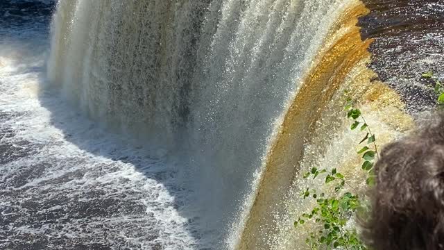 Tahquamenon falls