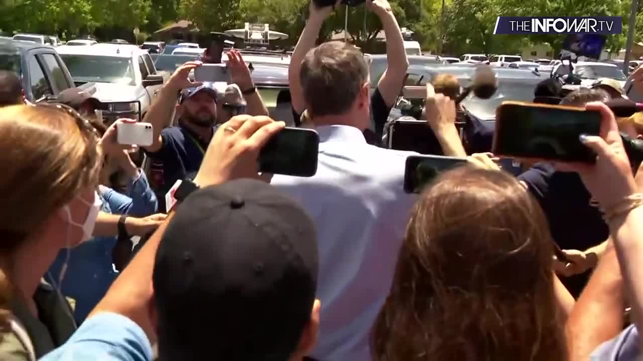 Beto Crashes Governor Abbott's Uvalde Shooting Press Conference