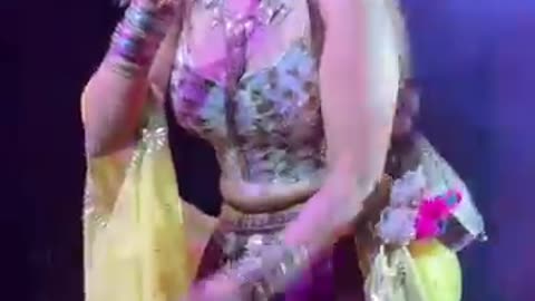 Aishwarya Majmudar Live in Toronto - 2024🇨🇦 Biggest garba of Canada ‪@AishwaryaMajmudar‬ #garba