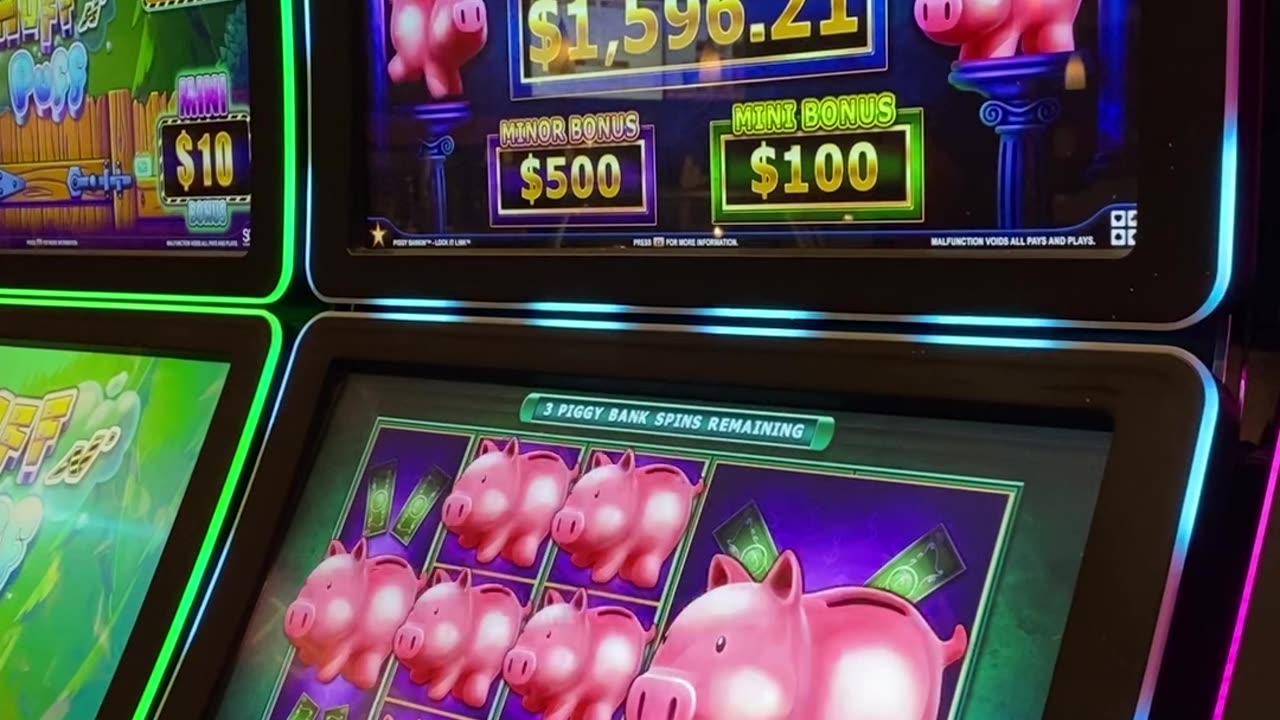 FULL SCREEN PIG!!! #slots #casino #slotmachine #slotwin #jackpot #bonusfeature #casinogame #gambling