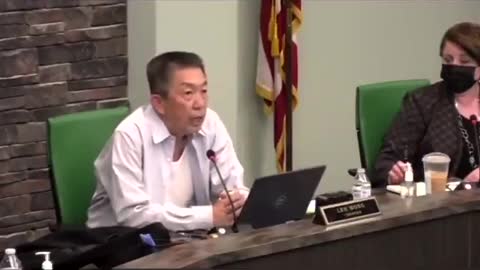 Soldier turned councilman shows scar he suffered serving country during meeting