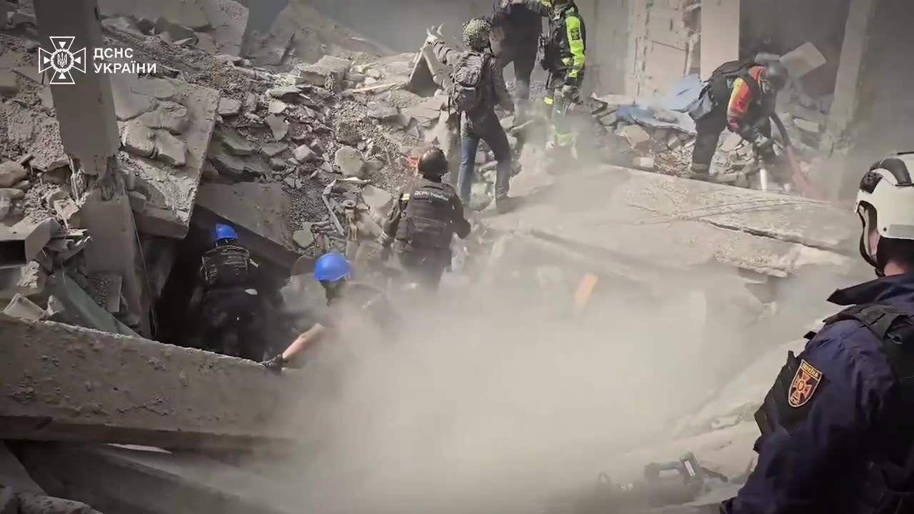 🤬 Russia terrorizes Kharkiv again. Hits on civilian infrastructure. As of now, more