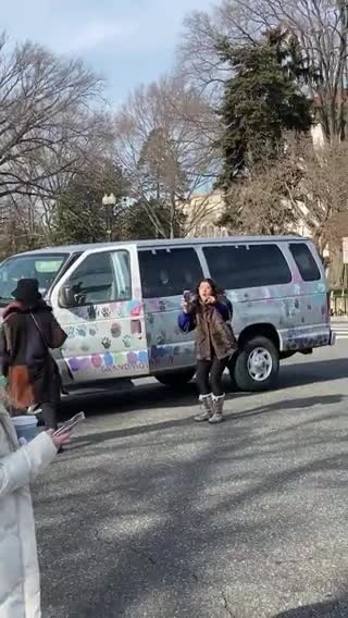 Triggered liberal lady screams at anti-mandate protestors: ‘Stop invading our territory!’