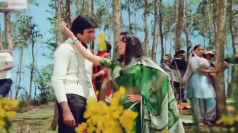 This Video Clip From The Film Dostana - Zeenat Aman And Amitabh Bachchan