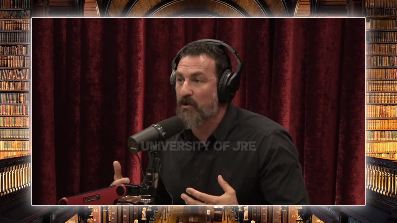 The "Do Hard Things" Brain Muscle | Joe Rogan & Andrew Huberman