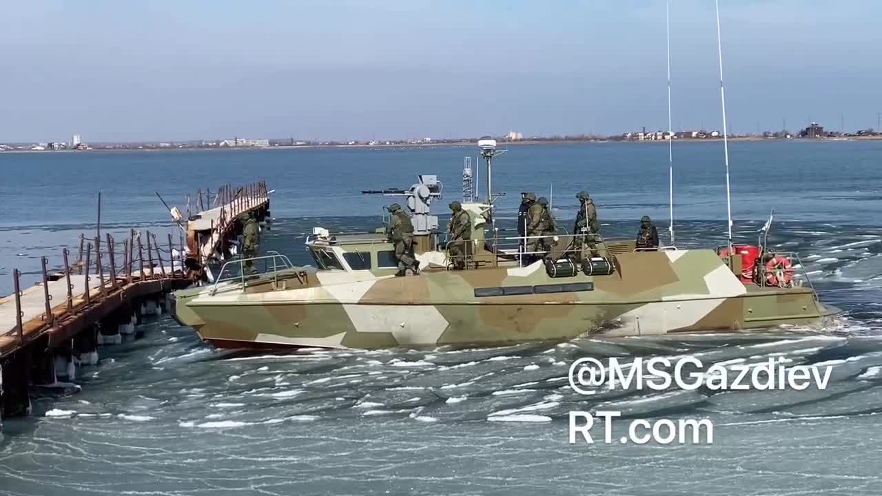 Russian troops land at the base of the Coast Guard of Ukraine near Berdyansk