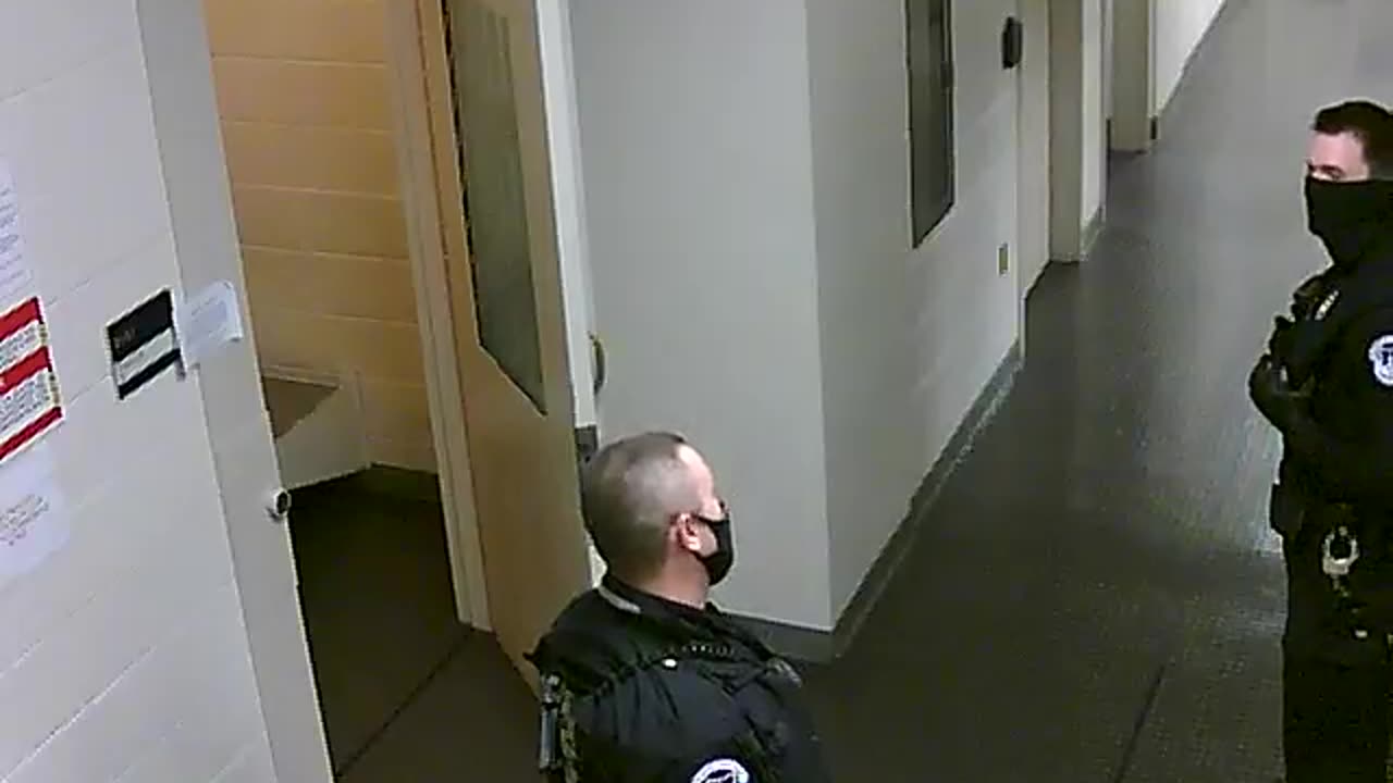 1665HQOB02PrisonerProcessingCell_2021-01-06_19h00min01s743ms.mp4