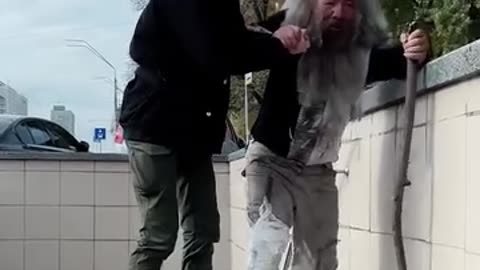 Stylist gifts homeless man a youthful new look