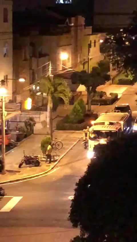 Esto dijo la Emab sobre riña entre operarios y habitante de calle en Bucaramanga