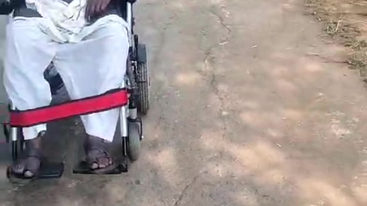 Witness an Elderly Man's Joy with the Evox Electric Wheelchair: Independence and Fun!