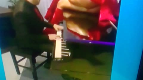 graciane barbosa dama de vermelho dança no polidance belo toca piano ao vivo