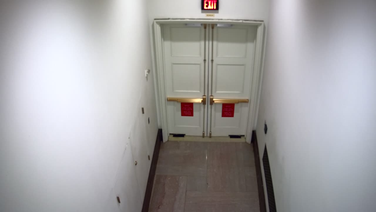 0751USCH02H202FireDoor_2021-01-05_22h20min00s677ms.mp4