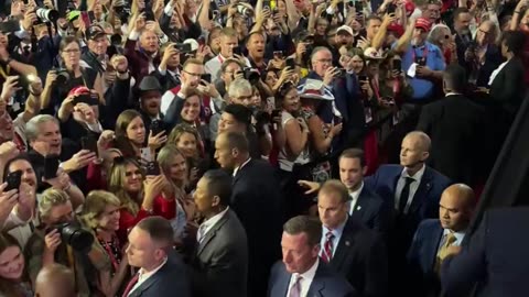 🇺🇸 POWERFUL MOMENT: President Trump going up stairs , and the crowd lights up with chants of FIGHT…