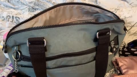 What's in my Sporty Kipling Sophie Satchel Crossbody Bag in Bliss Green