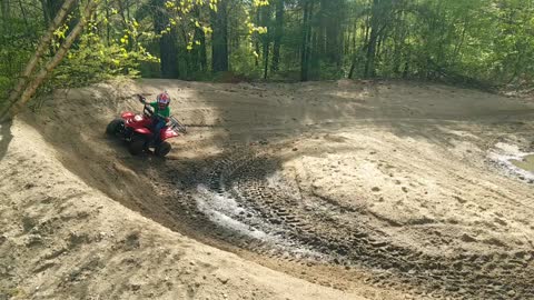 Shorty riding the bowl