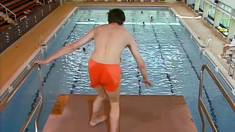 Mr Bean Dive and Swimming