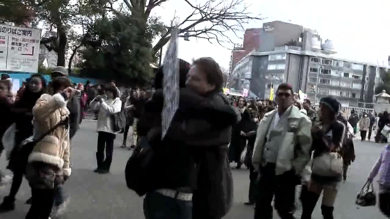 Free Hugs at Meiji Jingu with Kokohana