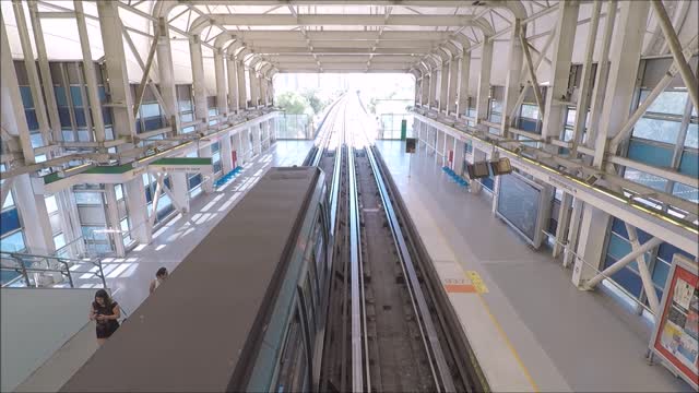 Metro Laguna Sur in Chile