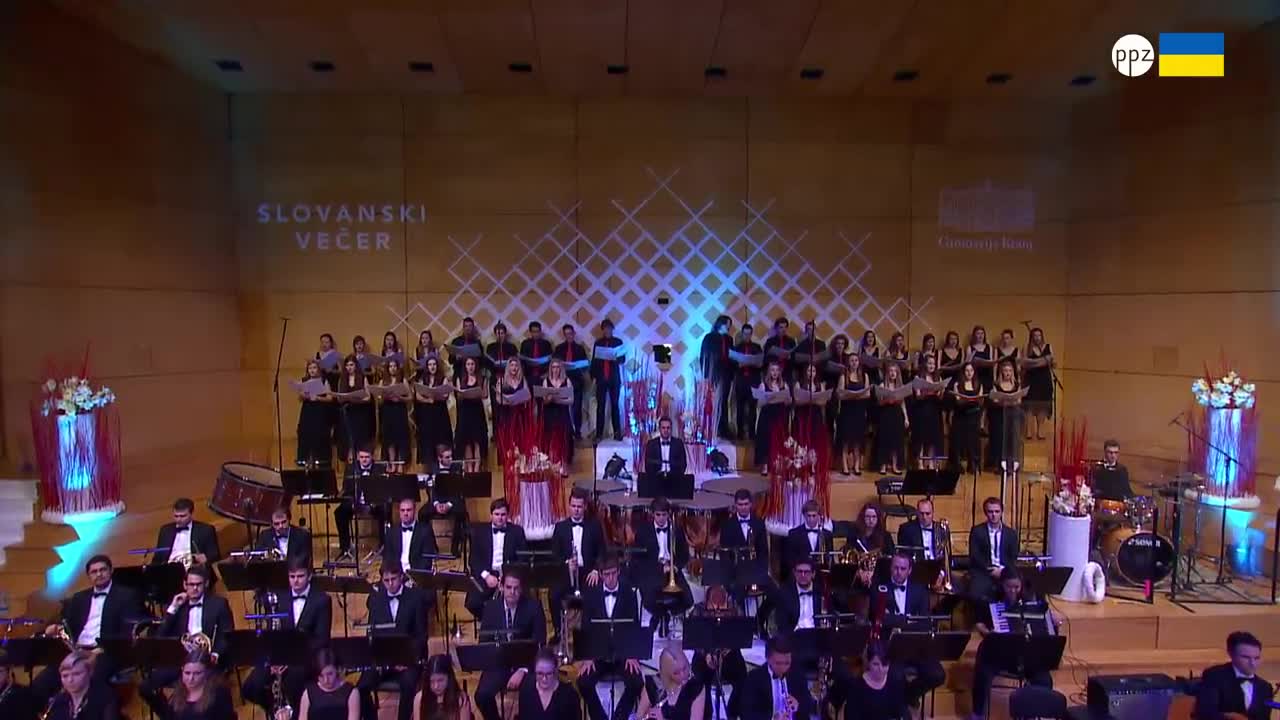 A Moonlight Night - The Most Beautiful Ukrainian Song 🇺🇦(Dedicated to All Brave Ukrainian People)🇺🇦