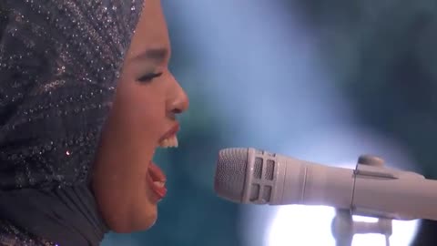 Putri Ariani STUNS with "Don't let the sun Go down on me" |