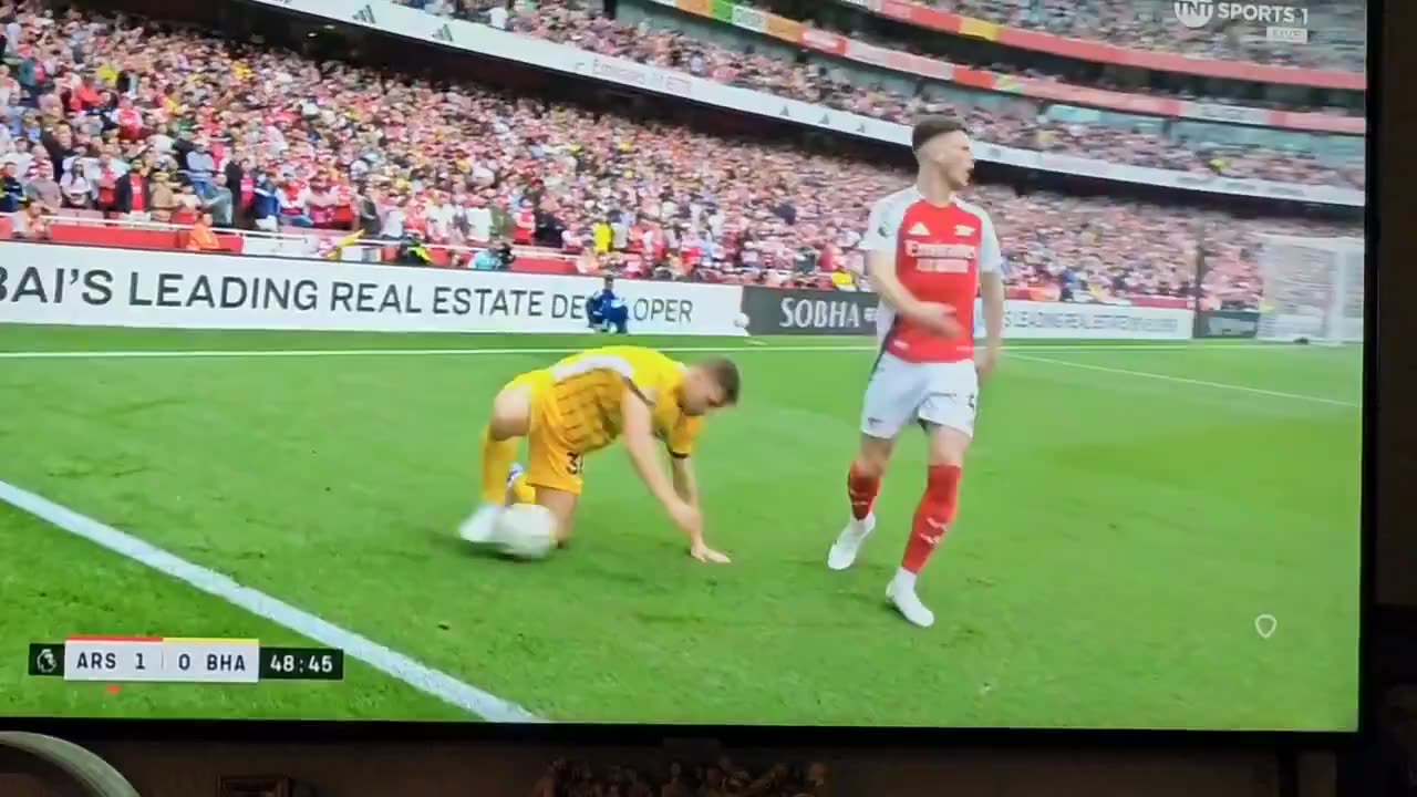 It is SO obvious the intent of the Brighton player is to just kick Declan Rice.