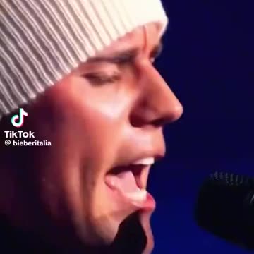 Justin Bieber’s Resurfaced Lyrics Spark Concern, Fans Claim He’s Crying for Help