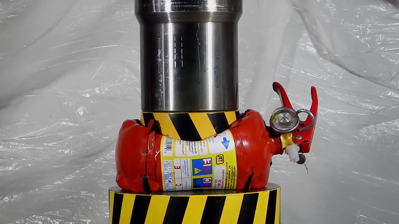 100 TON HYDRAULIC PRESS VS FIRE EXTINGUISHER