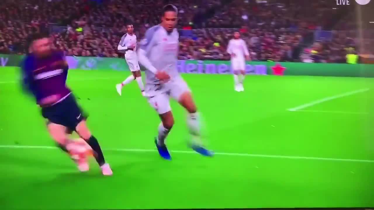 VAN DIJK SCARED OF MESSI