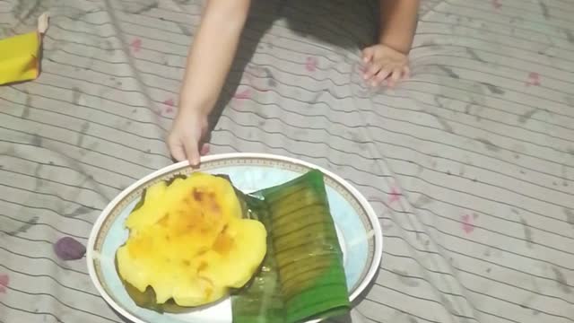 Cant resist the freshly cooked Bibingka