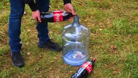 Experiment: Coca Cola VS Mentos